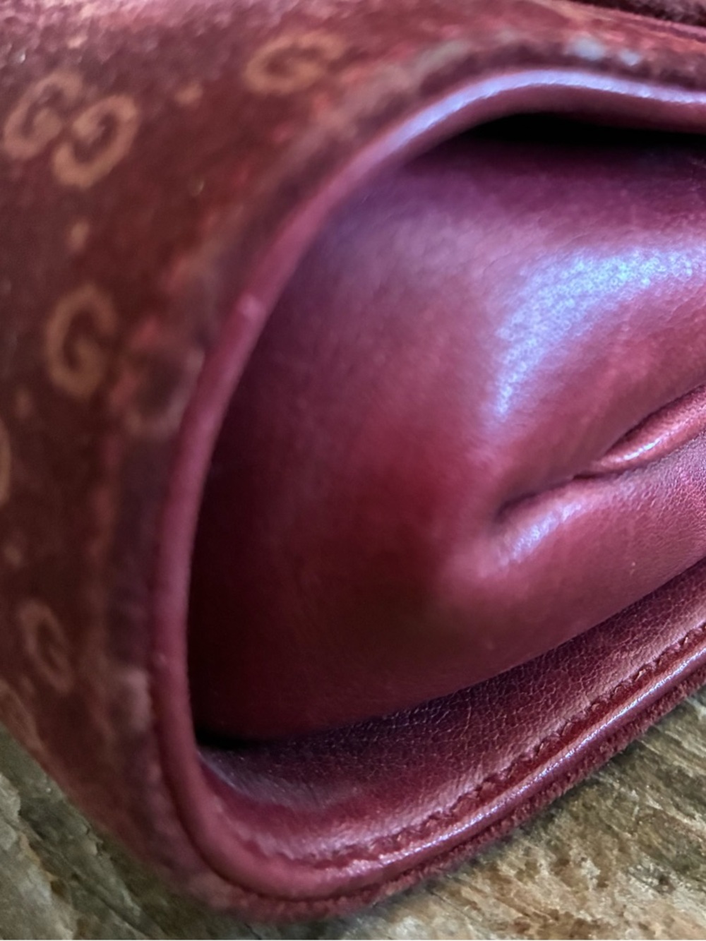 Vintage Gucci Burgundy GG Monogram Suede Clutch with Circular Buckle - Picture 2 of 16